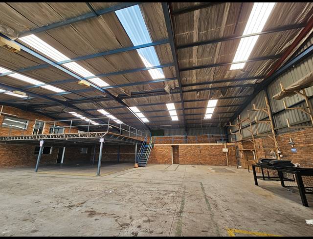 837M² WAREHOUSE FOR SALE IN TUNNEY